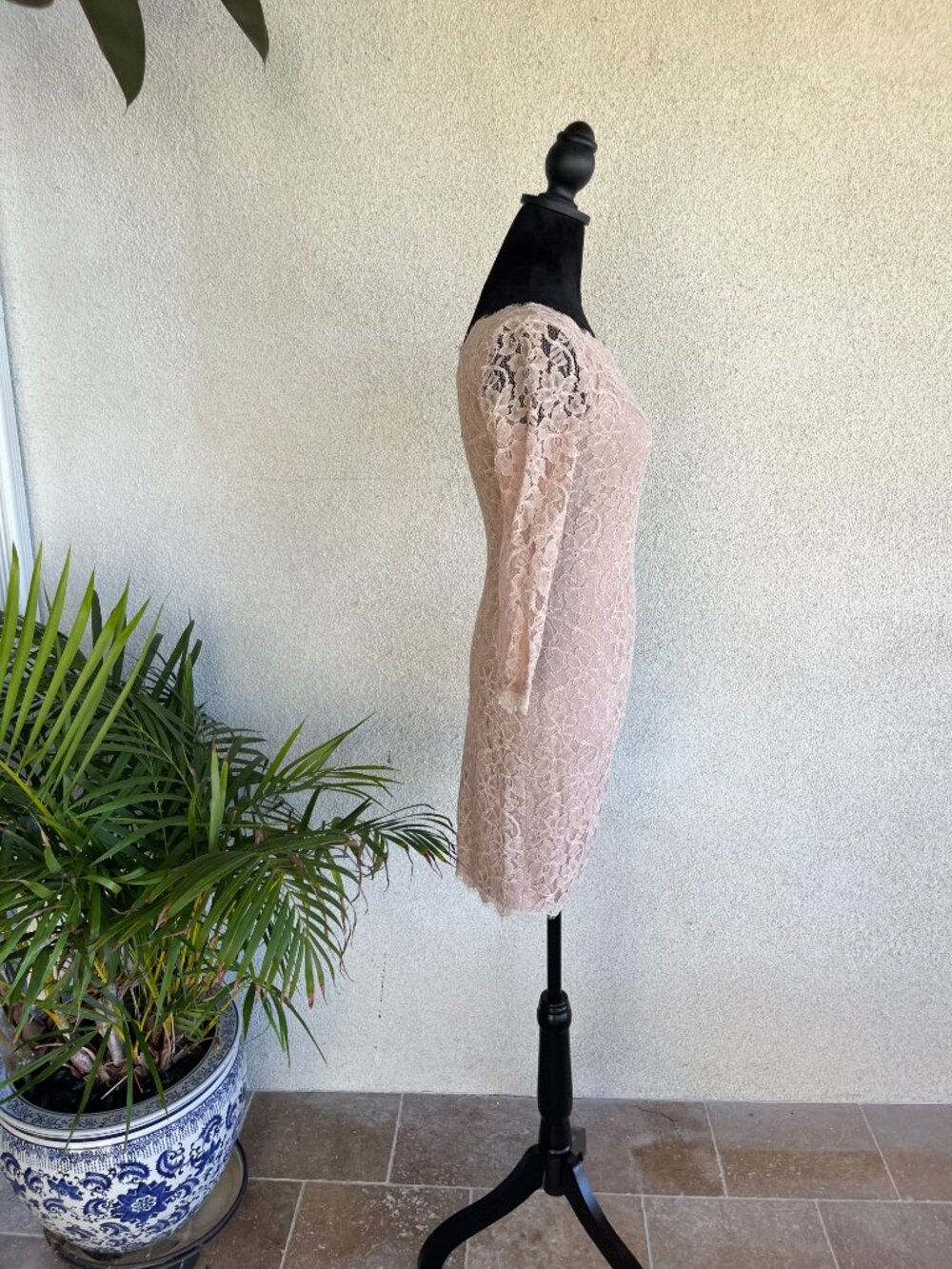 Light Cream Dress - Picture 4 of 7